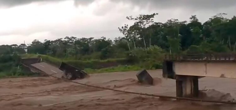 Choferes en Cochabamba alertan grieta en puente nuevo tras colapso en Entre Ríos
