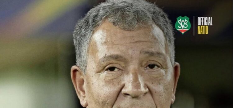 Surinam presenta a su nuevo director técnico antes de enfrentar a Bolivia en La Paz