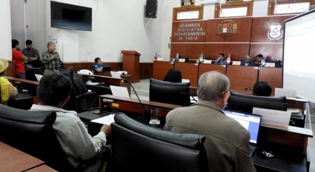 Contraloría notifica a la Asamblea Legislativa Departamental de Tarija por caso medios fantasmas