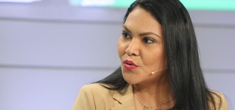 Recurso judicial en Bolivia habilita provisionalmente a postulante a vocal del TSE