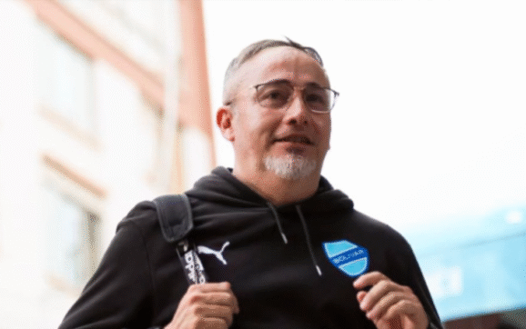 Robatto destaca que el empate en partido difícil vale mucho para el equipo local