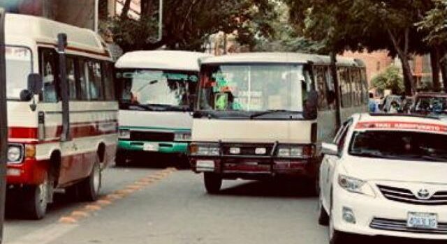 Transportistas de Tarija anuncian paro indefinido por eliminación del subsidio al combustible