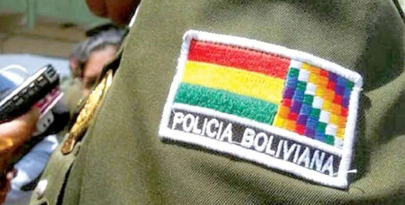Policía en Oruro ingresa a cárcel con somníferos y celulares y revela irregularidad