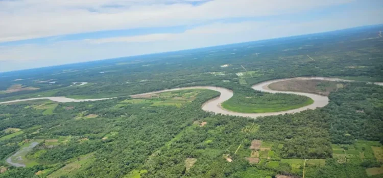 Gobierno anuncia alerta naranja por riesgo de desbordes en seis departamentos