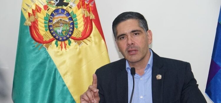 Ministro Justiniano anuncia consensos tras reunión con productores agrícolas