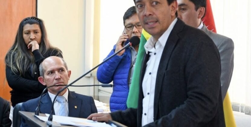 Zamora responde a Montes y anuncia definiciones en UNIR tras fallo constitucional