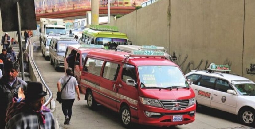 El Alto fija tarifas transitorias de transporte público mientras La Paz negocia cambios