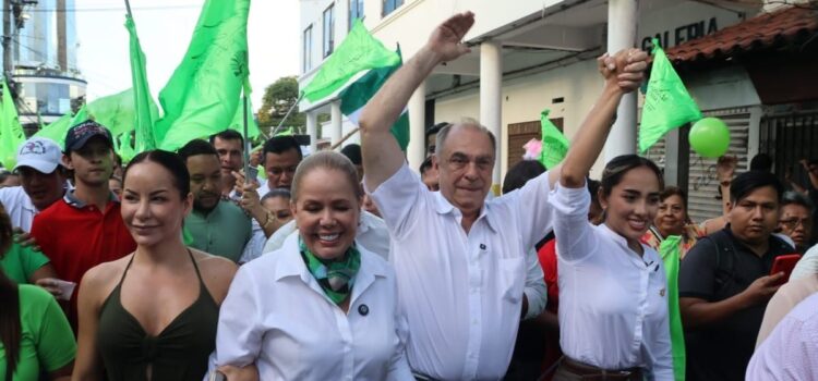 Ritter y Sosa registran candidaturas con Santa Cruz Para Todos en elecciones regionales