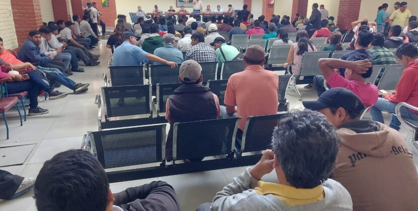 Transportistas de La Paz piden postergar reunión sobre tarifas de pasajes