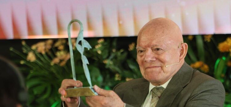 El Deber reconoce a Óscar Hassenteufel como Personaje del Año 2025