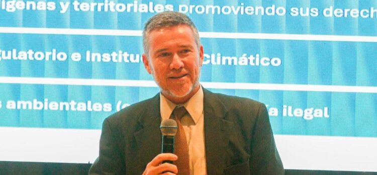 Gobierno impulsa política ambiental transversal y acusa al MAS de vulnerar Madre Tierra