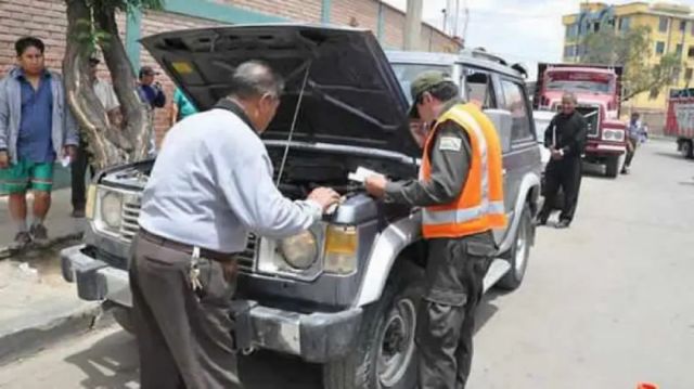 Gobierno de Bolivia anuncia inspección vehicular obligatoria hasta 31 de diciembre