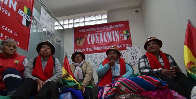 Mineros asalariados y magisterio instalan huelga de hambre en Santa Cruz