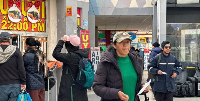 Viajeros en La Paz reportan aumento de precios en pasajes por fin de año
