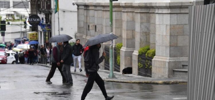 Gobernaciones de Tarija Chuquisaca y Potosí activan alerta naranja por tormentas