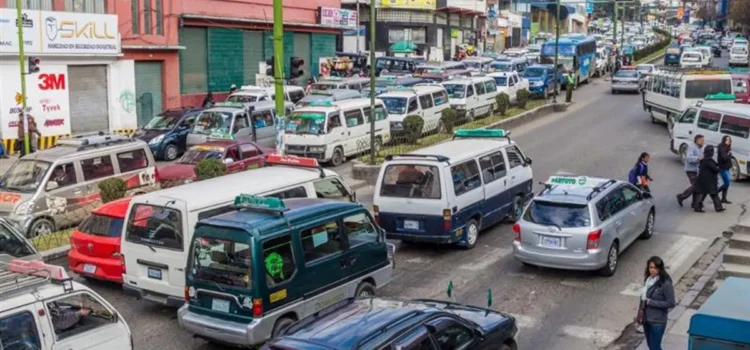 Choferes urbanos de La Paz rechazan feriado del 2 de enero y advierten perjuicios