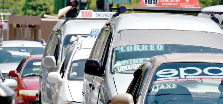 Transporte y Gobierno abren negociaciones para fijar nuevas tarifas de pasajes en Bolivia