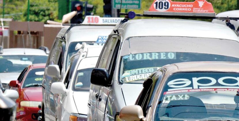 Transporte y Gobierno abren negociaciones para fijar nuevas tarifas de pasajes en Bolivia