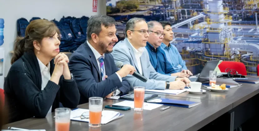 Gobierno anuncia reactivación del reglamento de precios de combustibles de 1997