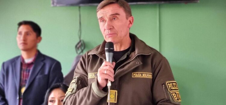 Sokol advierte a policías que eliminan mecanismos para actos irregulares en la institución