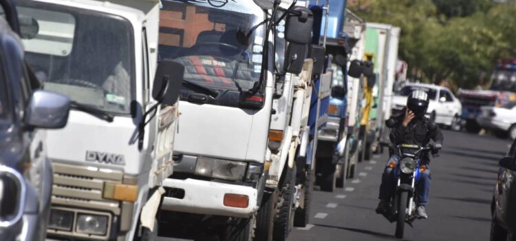 Transporte pesado de La Paz confirma asistencia a mesa de diálogo con el Gobierno