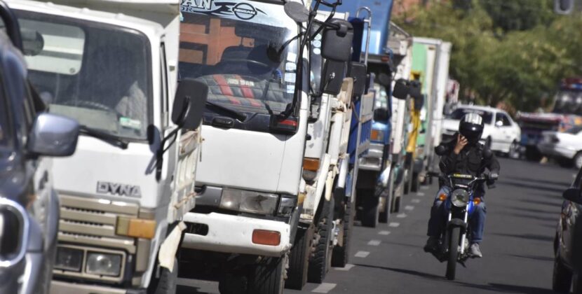 Transporte pesado de La Paz confirma asistencia a mesa de diálogo con el Gobierno