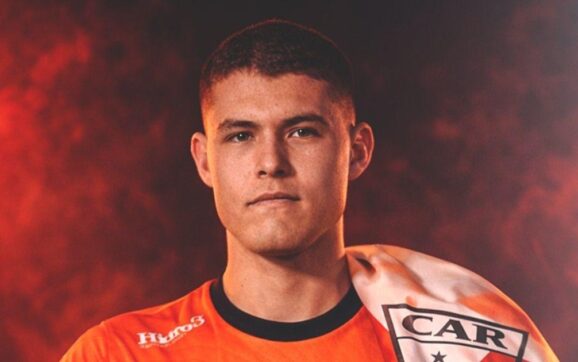 Santiago Paz se integra como arquero en Always Ready de La Paz