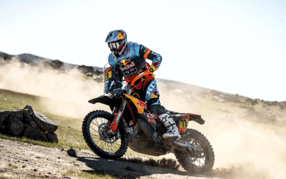 Canet gana en motos y se convierte en el piloto más joven en ganar etapa inicial del Dakar