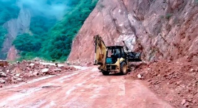 La ABC confirma la remoción de derrumbes en el camino a Villa Montes