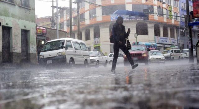 Gobierno de Bolivia mantiene alerta por lluvias hasta el 6 de enero