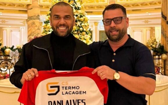 Dani Alves impulsa club de tercera división en Portugal como nuevo copropietario