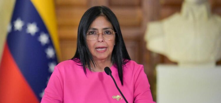 Corte Suprema de Venezuela ordena a vicepresidenta asumir poderes de Maduro temporalmente
