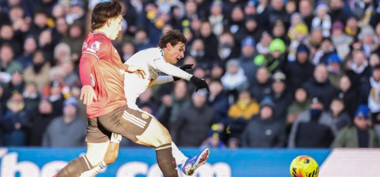 Manchester United pierde contra Leeds en partido clave de la Premier League