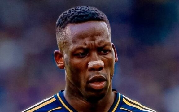 Luis Advíncula rescinde contrato y deja Boca Juniors en 2024