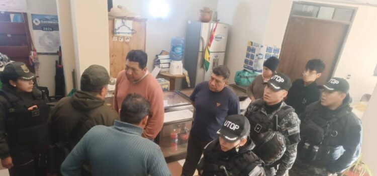 Gobierno desmiente aprehensión del ejecutivo de la COB en La Paz