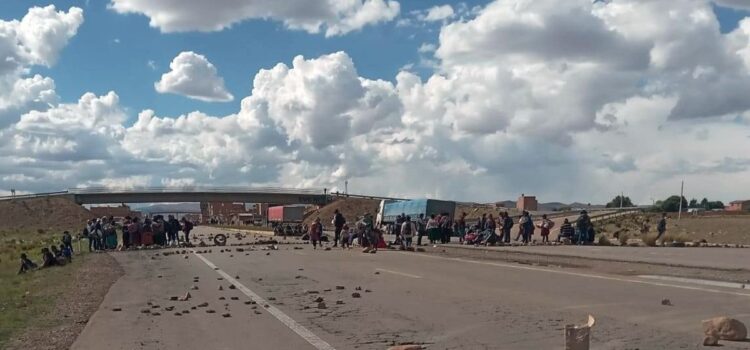 Gobierno confirma aumento a 16 puntos de bloqueo en Bolivia según ABC