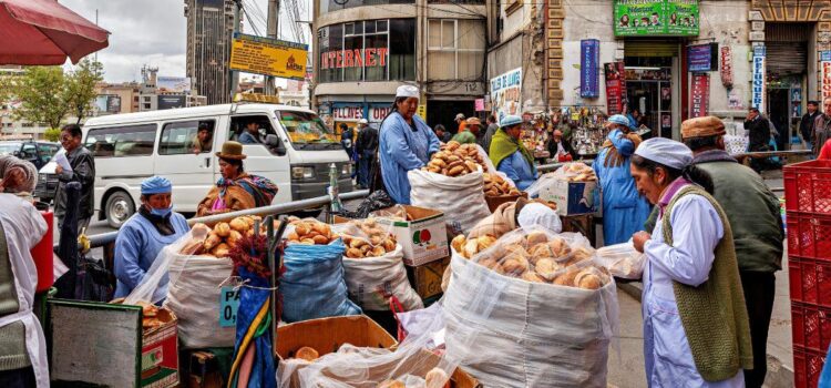 Expertos en Bolivia advierten que datos del INE sobre inflación no reflejan la realidad