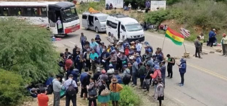 Productores en Bolivia advierten que bloqueo de caminos genera inflación y escasez