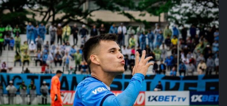 Villarroel impulsa renovación en Blooming y busca central extranjero