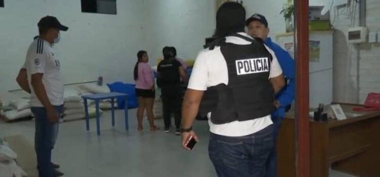 La Guardia encuentra camión cargado abandonado afuera de tienda rumbo a Arica