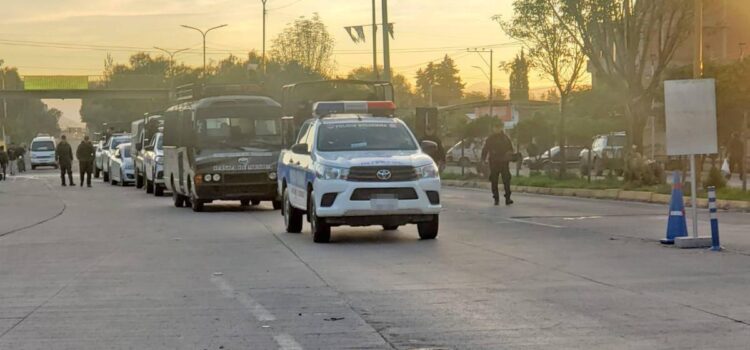 Contingente policial avanza hacia Parotani para desbloquear sector minero
