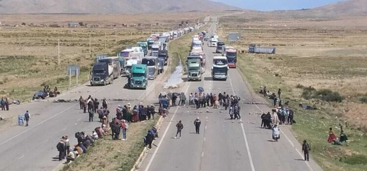 Gobierno confirma 20 bloqueos activos por conflictos sociales en Bolivia