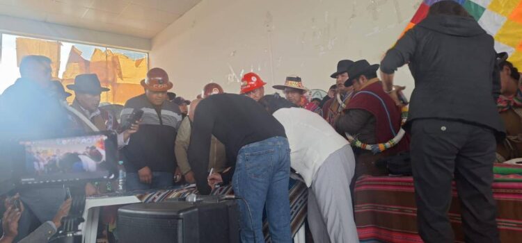 Gobierno y COB acuerdan nuevo decreto que mantiene fin de subvención a hidrocarburos