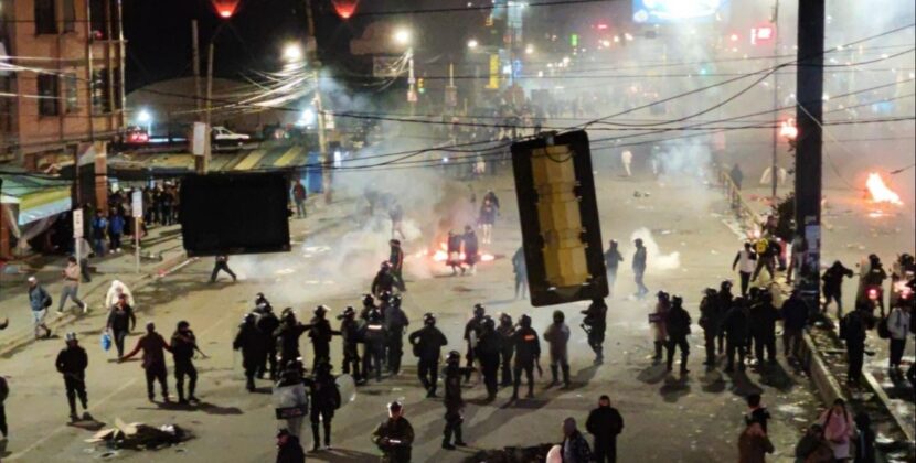 Ponchos Rojos destrozan vidrios de vehículos en El Alto y generan alarma ciudadana