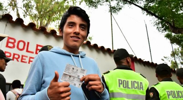 Población tarijeña apoya con masiva respuesta al llamado de la Selección Nacional