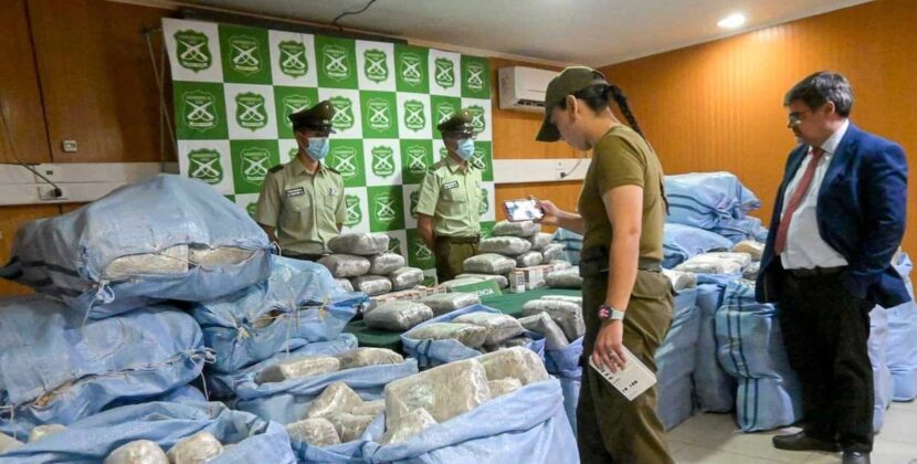 Autoridades chilenas detienen a tres bolivianos con casi una tonelada de marihuana