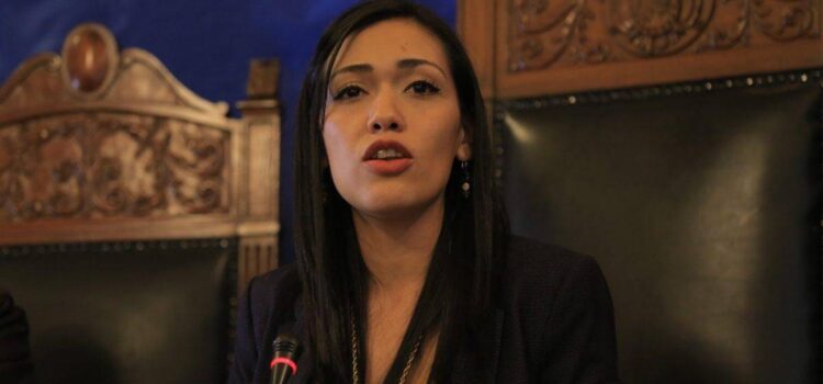 Adriana Salvatierra advierte que Andrónico Rodríguez habla desde el resentimiento