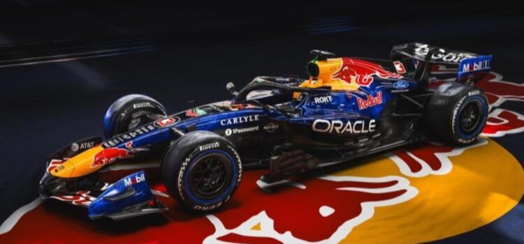 Red Bull presenta el RB22 con diseño retro azul y anuncia alianza con Ford en Fórmula 1