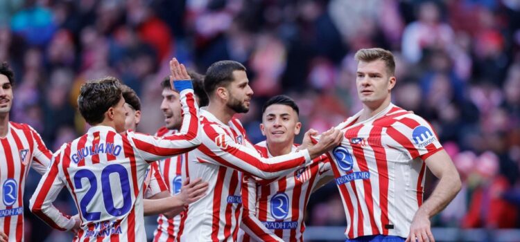 Atlético de Madrid supera al Alavés en el Metropolitano entre dudas y silbidos