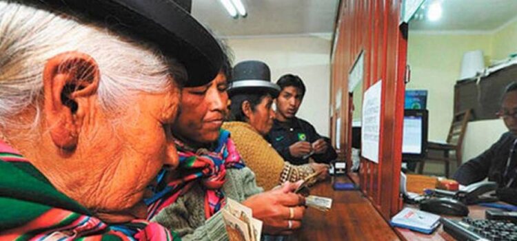 Gobierno confirma pago de Renta Dignidad de Bs 500 y descarta riesgo